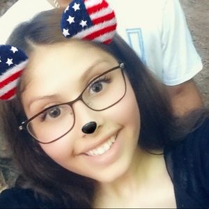 Meet your Posher, Vanessa